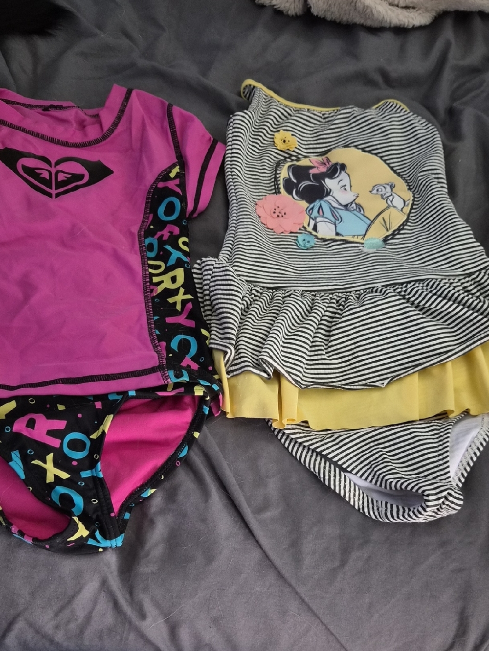 Roxy Girls Pink Logo Rashguard And Disney Snow White w/Ruffles 2-piece